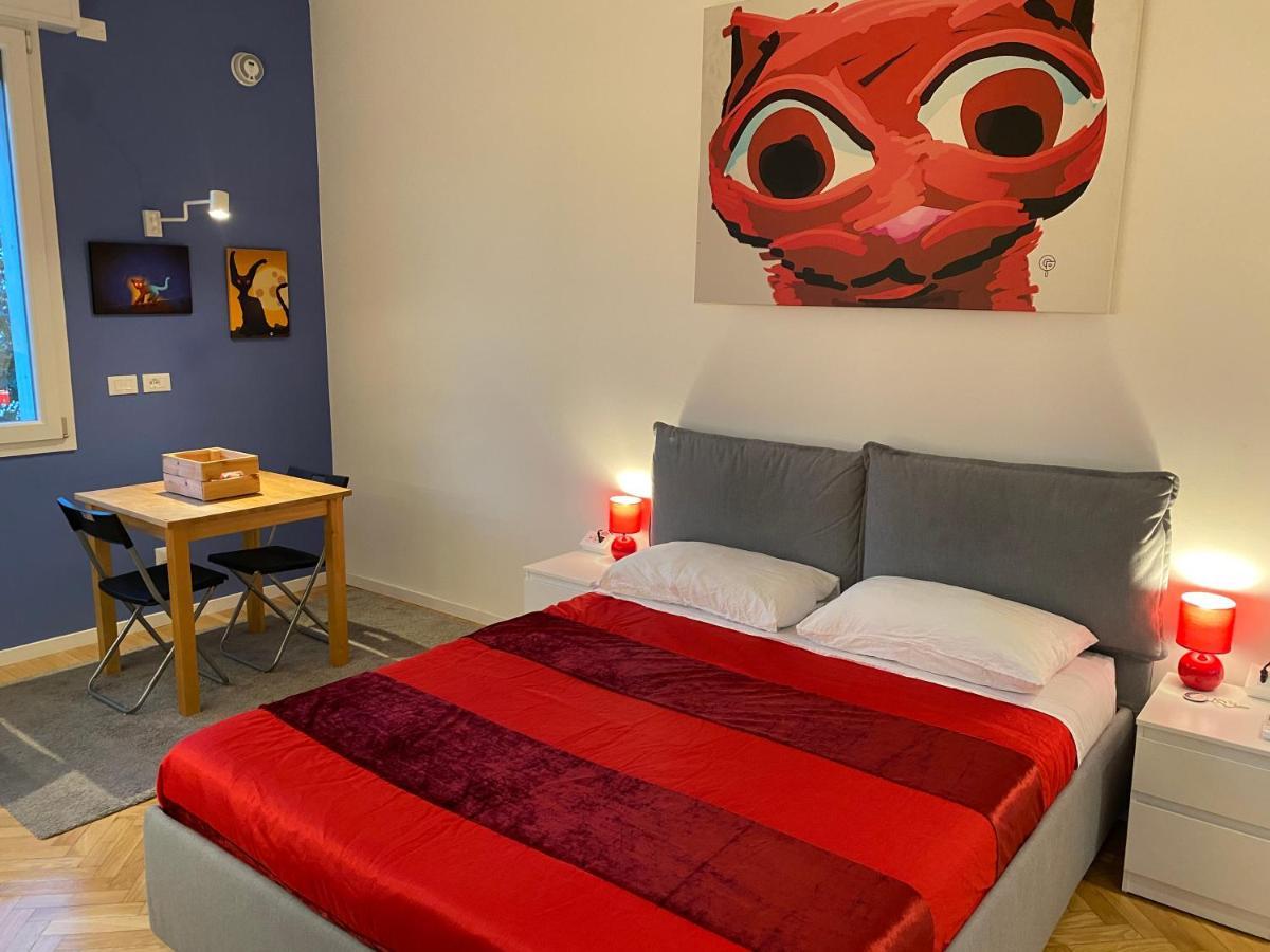 Tra Le Torri B&B - Ampia Stanza Privata In Appartamento Con Bagno Privato Accessibile Da Corridoio Bologna Kültér fotó