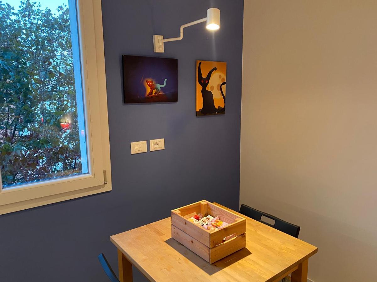 Tra Le Torri B&B - Ampia Stanza Privata In Appartamento Con Bagno Privato Accessibile Da Corridoio Bologna Kültér fotó