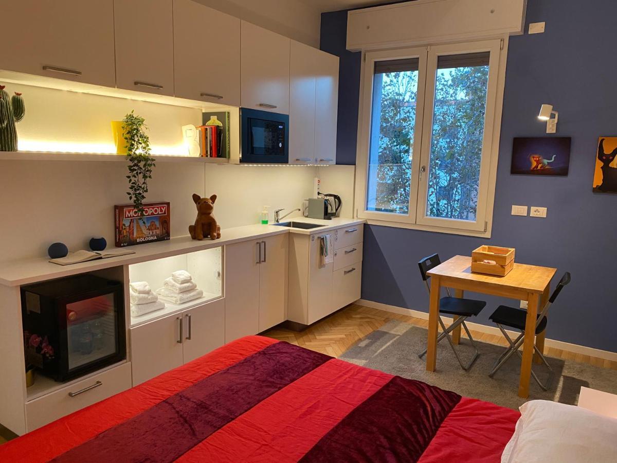 Tra Le Torri B&B - Ampia Stanza Privata In Appartamento Con Bagno Privato Accessibile Da Corridoio Bologna Kültér fotó