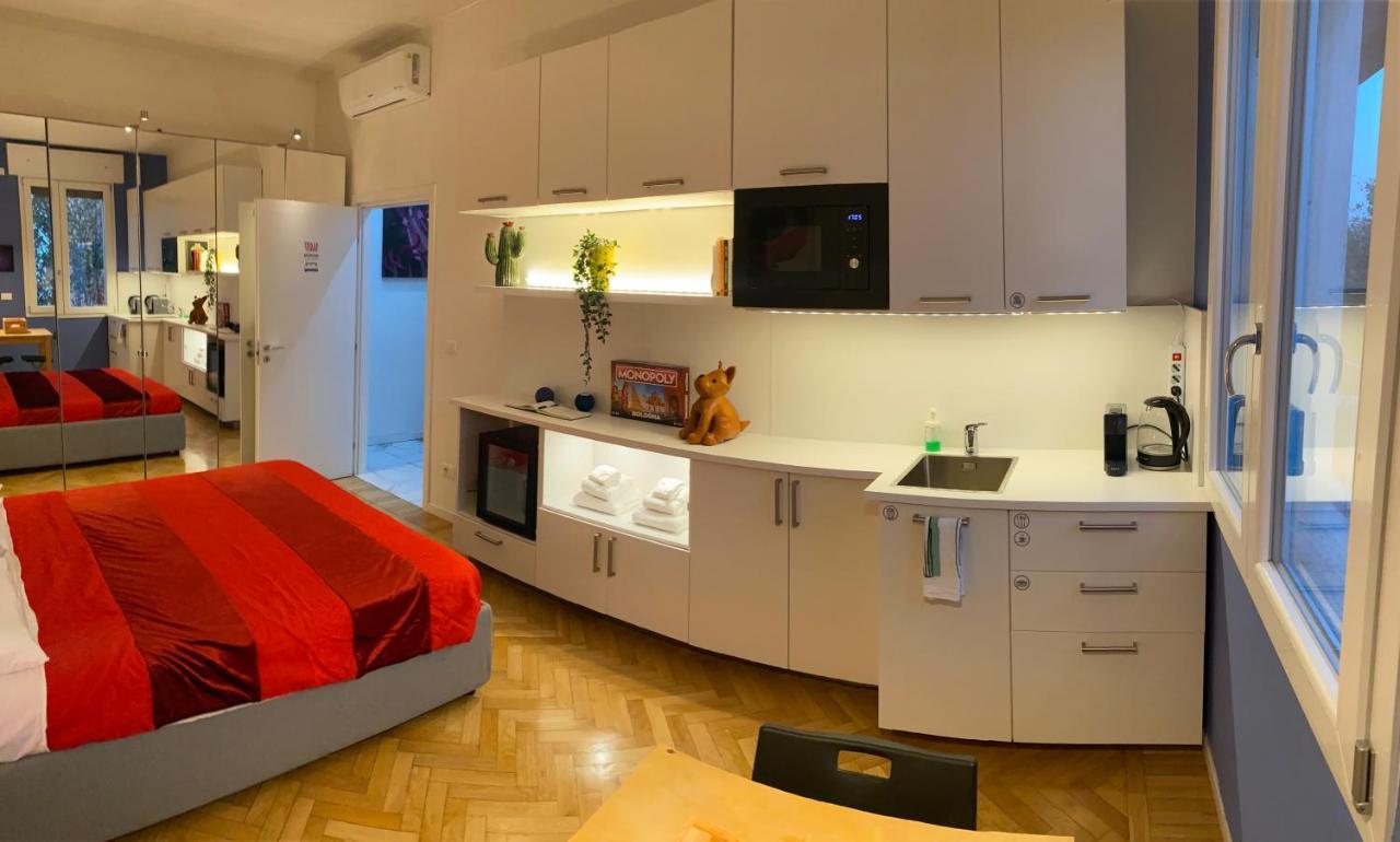 Tra Le Torri B&B - Ampia Stanza Privata In Appartamento Con Bagno Privato Accessibile Da Corridoio Bologna Kültér fotó